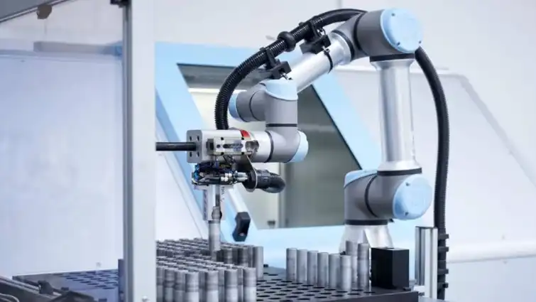 Tại sao nên cải thiện dây chuyền sản xuất với robot machine-tending