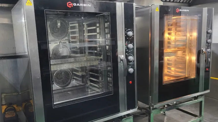 Hình 1. VietMRO tiến hành lắp đặtlò nướng Garbin M12 Gas cho khách hàng.