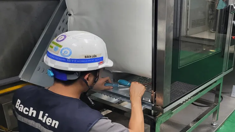 Hình 3. VietMRO kiểm tra phụ kiện , cấu kiện đi kèm.