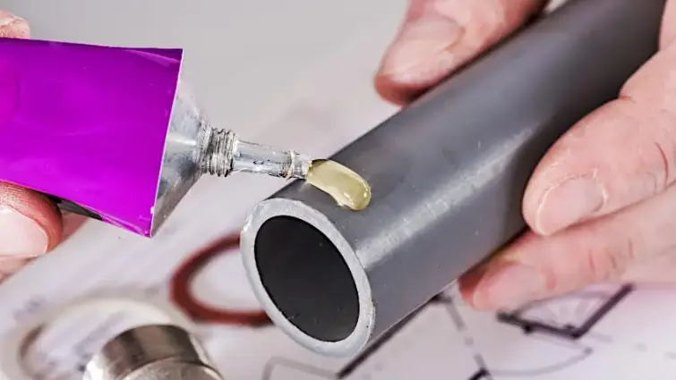 Kiến thức cần biết về keo dán PVC trong công nghiệp