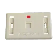 c04 - bl023145 bo outlet mang gom 1 nhan mang am tuong cat6 rj45 mat 1 port vuong 1 de noi wallplate chu nhat comrack commscope