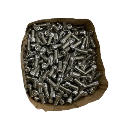 bl030988 bo bu long va bi gom 2 bi 40m8 va 2 bulong m8x16